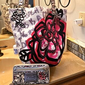 COACH "POPPY" LRG  BAG/WALLET